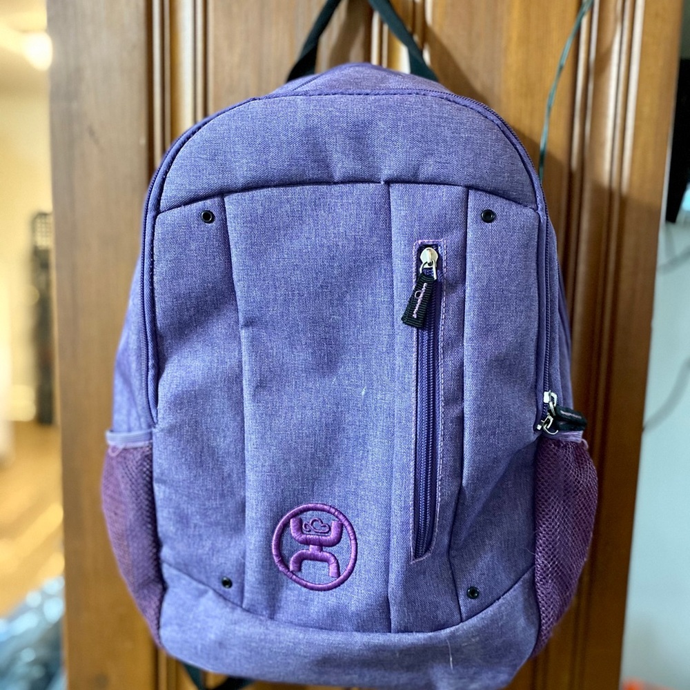 🎒
